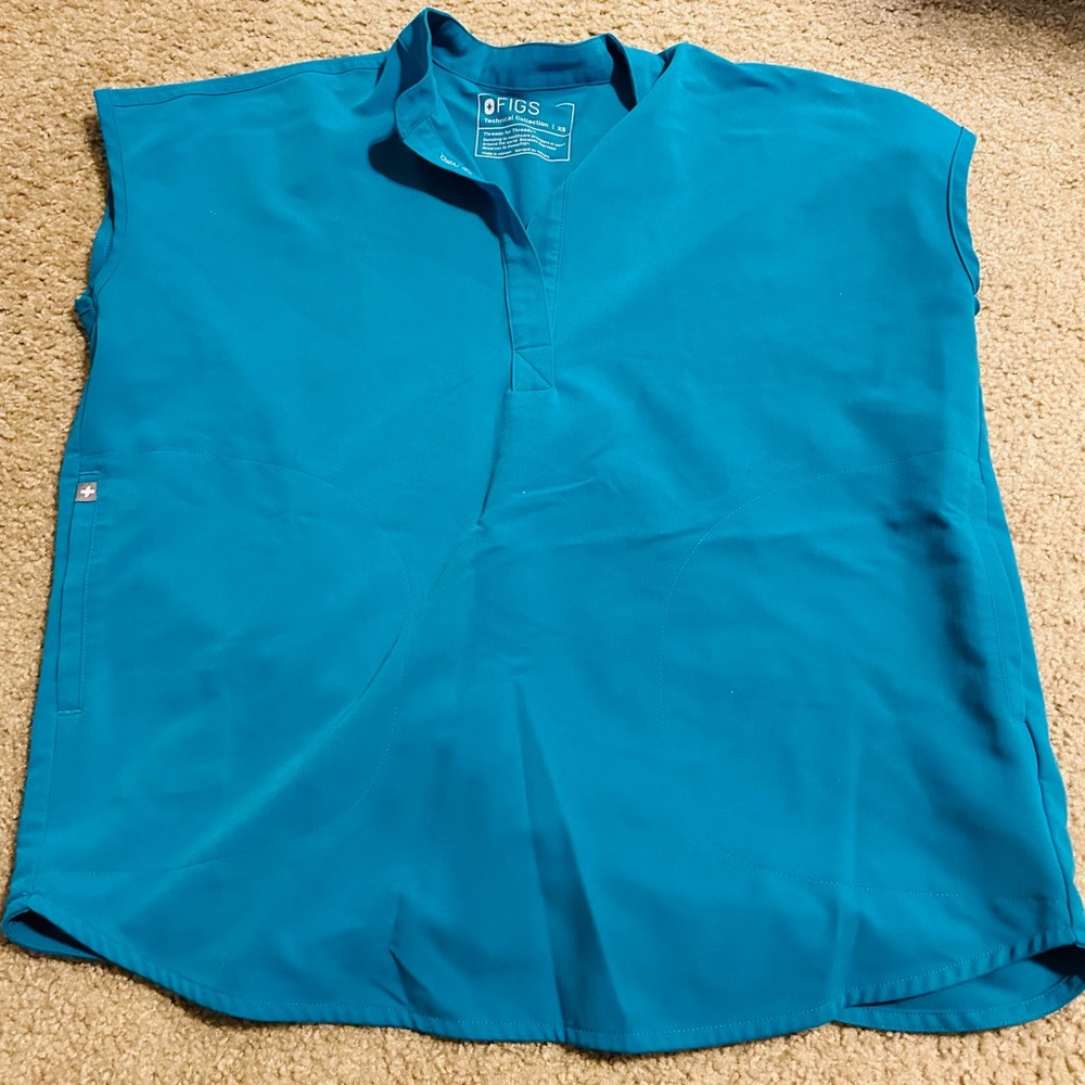 XS Teal Figs Rafaela Oversized Scrub Top